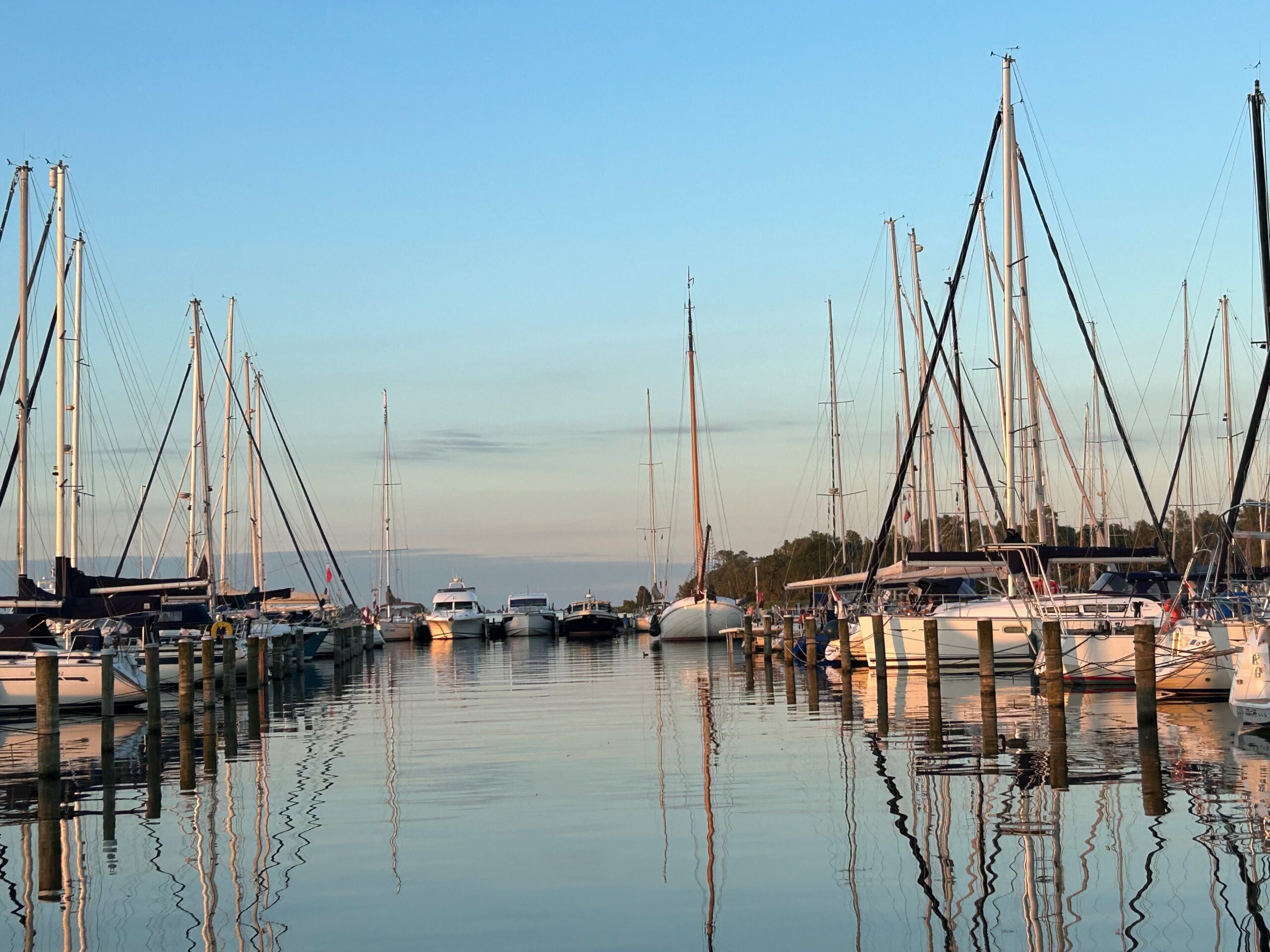 zomer in Monnickendam bij Jachthaven Waterland